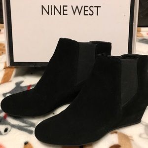 Nine West Lillian Black Sueded Booties